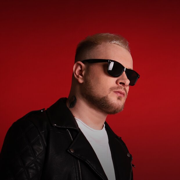 ДЖОННИ ФУНТ